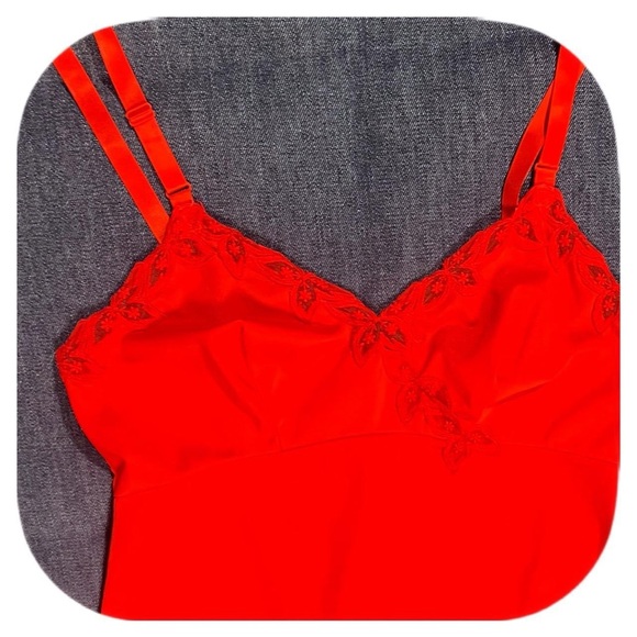 Vintage Retro Mid Century Red Lace Trimmed Mini Slip Dress w Coned Bust  Sz S - Picture 2 of 4